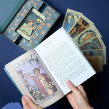Cargar imagen en el visor de la galería, Astrotarot: edición especial (libro + cartas)